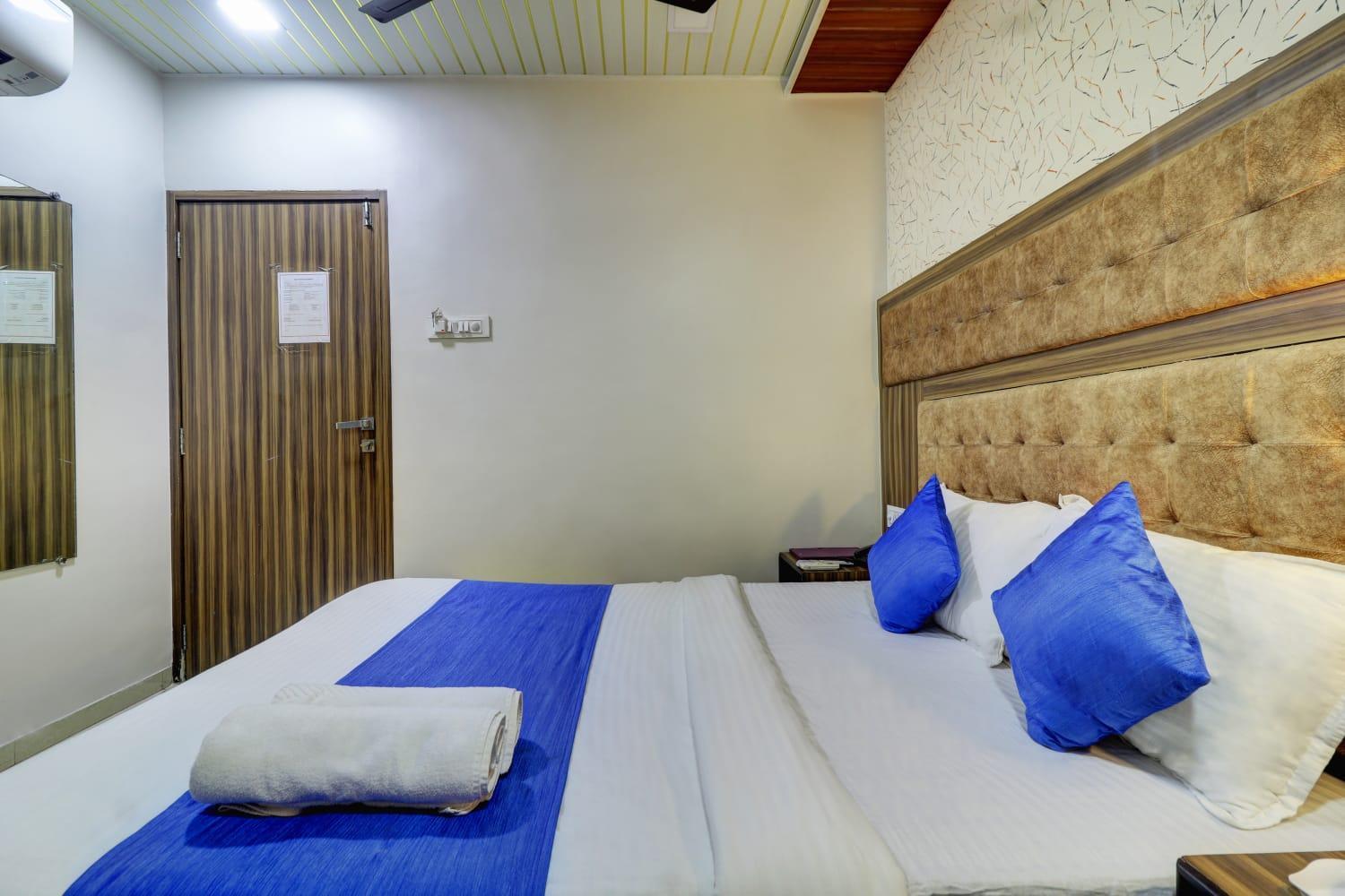 Hotel New Blue Sapphire Residency Mumbai Room photo